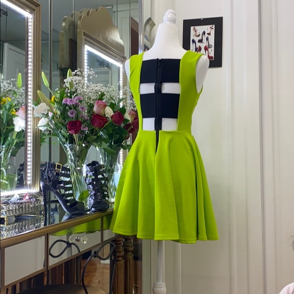 Dress - Picture 8 of 11